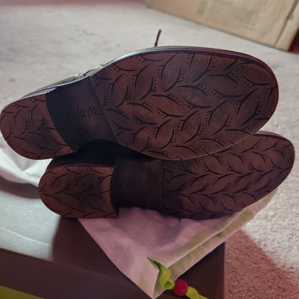Naya Agave Boots - Picture 5 of 5